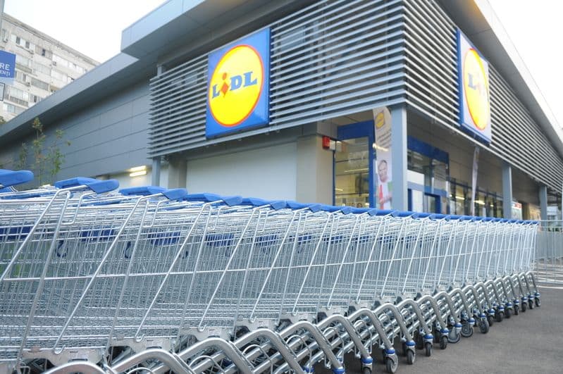 Lanţul comercial Lidl dat pe mâna poliţiei din cauza magiunului