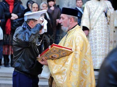 Ţăranii vor primi lecţii de educaţie rutieră, duminica, în timpul slujbei
