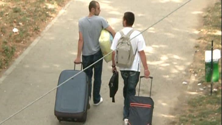 Cu cât se vinde un loc de cazare. Afacerea „căminul studenţesc”