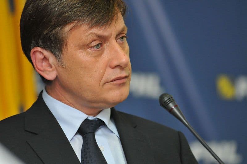 CCR a respins sesizarea PDL. Crin Antonescu rămâne preşedintele Senatului