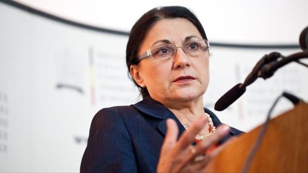 Ecaterina Andronescu: Trebuie să avem grijă de studenţii noştri