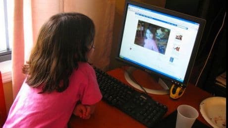 Celebra rețea de socializare Facebook vrea să micșoreze vârsta minimă! Credeți că e bine?
