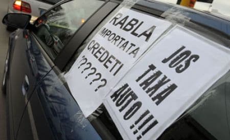 Anul 2013 schimbă planurile şoferilor din România. Ce se va întâmpla cu taxa auto