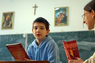 Dezbatere asupra manualelor de religie. 26 de ONG-uri trag un semnal de alarmă