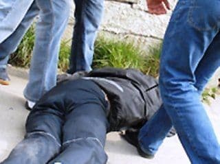 Cinci persoane din municipiul Dorohoi, cercetate de procurori pentru lovituri cauzatoare de moarte