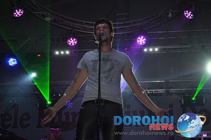 Tudor Chirilă încântat de publicul dorohoian. Vezi reacţia după concert! -  VIDEO