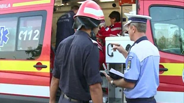 Accident grav în judeţul Suceava. Cinci oameni au fost răniţi
