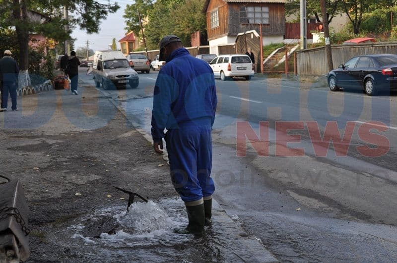 Avariile se ţin lanţ la conductele de apă din Dorohoi - FOTO