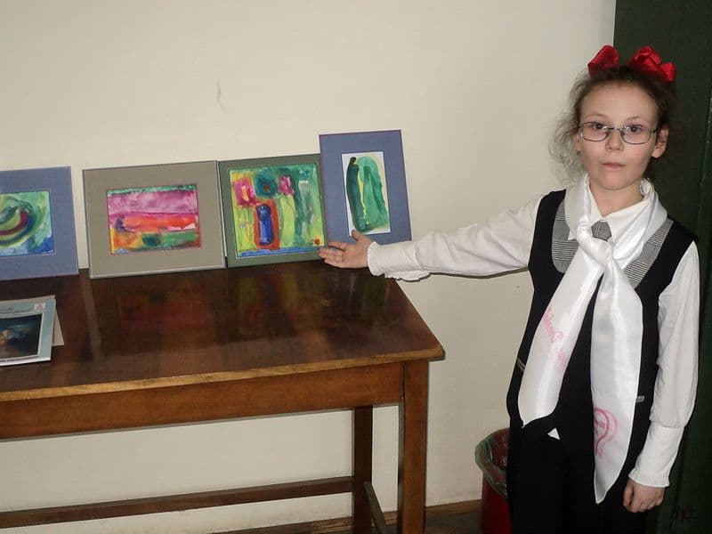 PORTRET: Maria-Alexandra Ursache – Culorile copilăriei