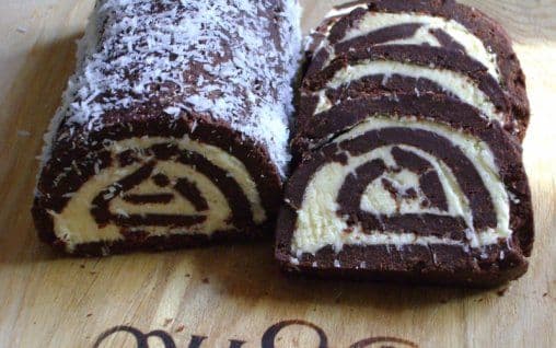 Ruladă de biscuiți cu cremă de cocos