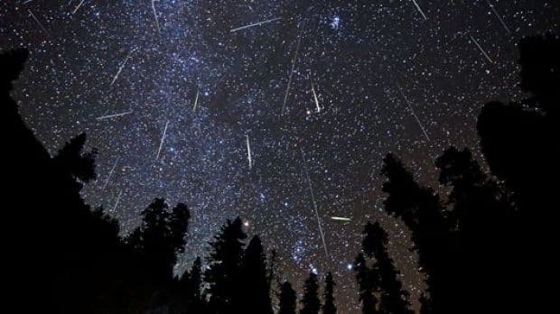 Ploaie de stele în acest weekend: Curentul de meteori Orionide ajunge la maxim