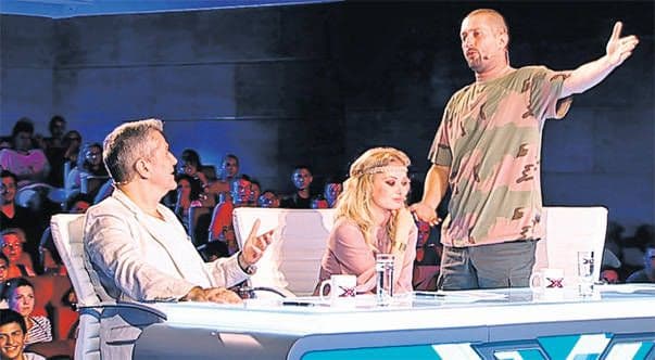 Cheloo a caftit un concurent de la „X Factor”? Juratul şi-a ieşit din minţi şi l-a luat la şuturi pe un solist