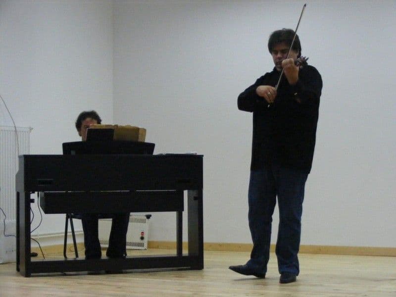 Turneul naţional „Vioara lui George Enescu la sate” a debutat cu succes