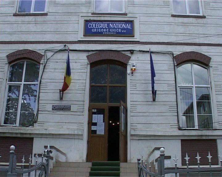Colegiul Național „Grigore Ghica” Dorohoi angajează administrator financiar și îngrijitor