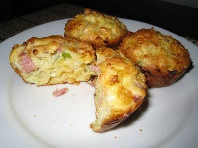 Brioșe cu cașcaval și șuncă