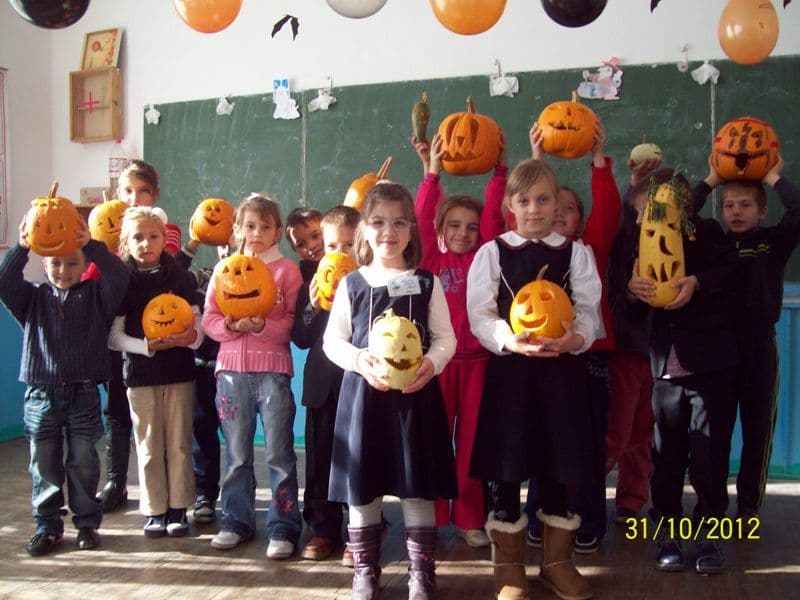 „Lets  have fun on  Halloween!” Şcoala Gimnazială „Dimitrie Romanescu” - FOTO