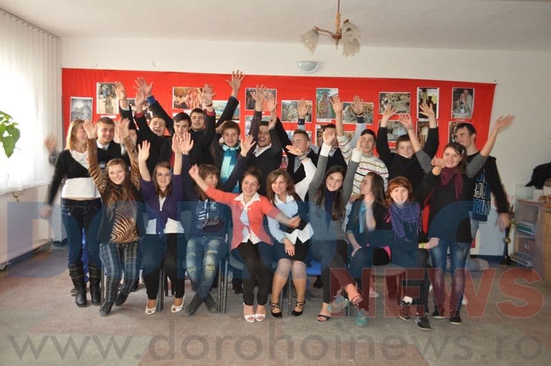 Seminarul Teologic „Sfântul Ioan Iacob” Dorohoi continuă tradiția Balului Bobocilor