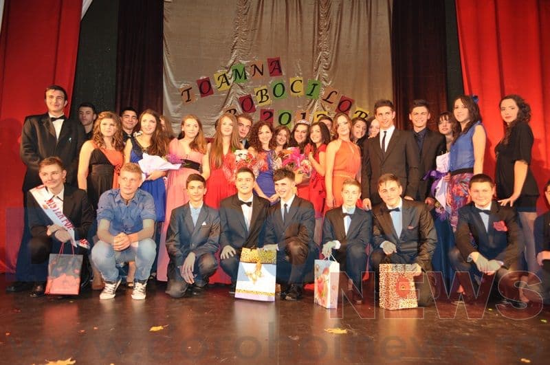 Elevii Colegiului Naţional „Grigore Ghica” Dorohoi şi-au ales „Miss’’ şi „Mister” Boboc 2012