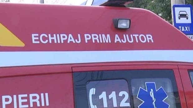 Accident grav în Suceava, soldat cu trei victime, printre care şi un copil