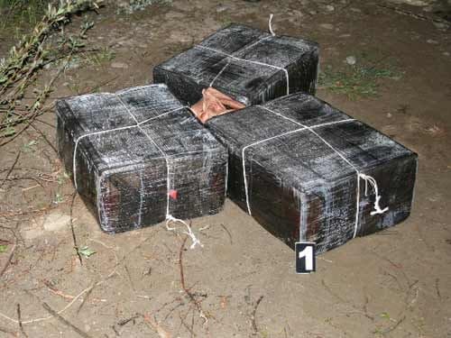 Peste 31000 pachete de țigări de contrabandă, depistate de polițiști