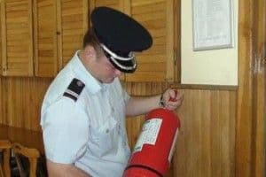 Pompierii verifică secţiile de votare