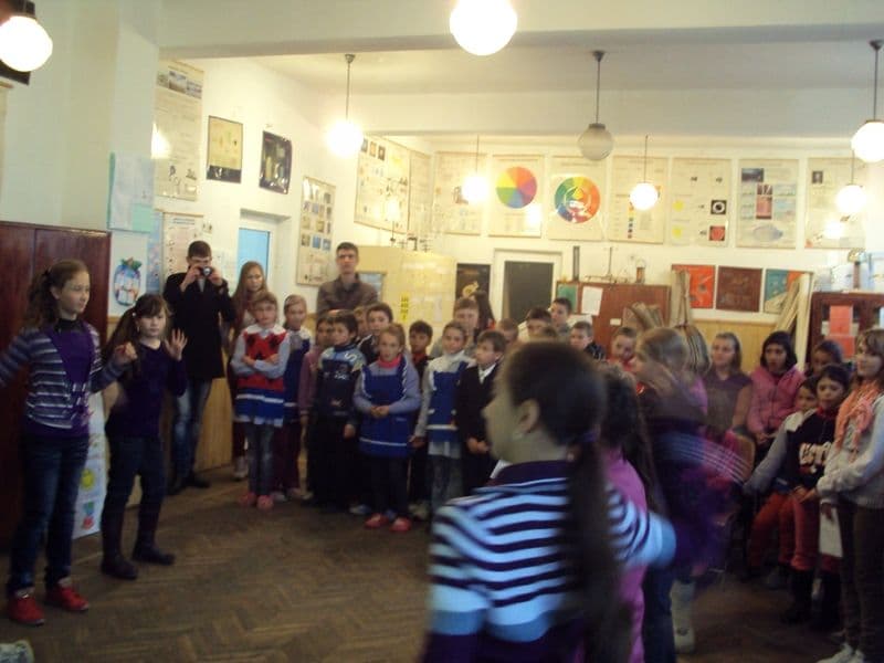 Săptămâna Educaţiei Globale marcată de elevii Şcolii Gimnaziale „Dimitrie Pompeiu” Broscăuţi