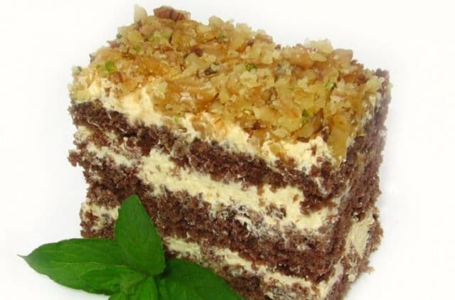Prăjitură cu nucă şi caramel