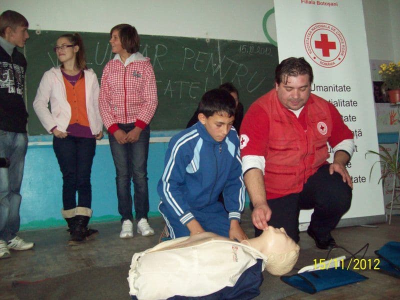 „Voluntar pentru sănătate!” activitate desfășurată la Şcoala gimnazială „Dimitrie Romanescu” - FOTO