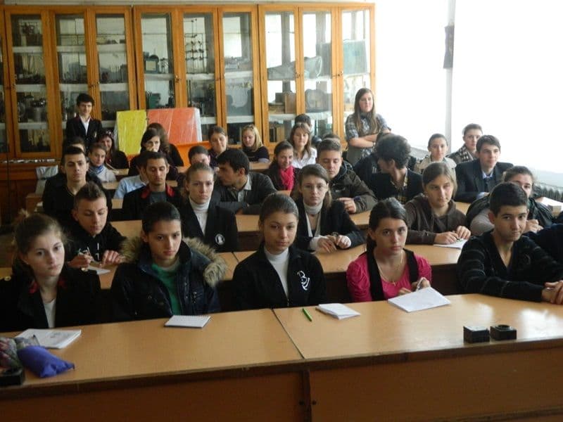 Patrula de reciclare acum şi la Liceul „Regina Maria” Dorohoi - FOTO