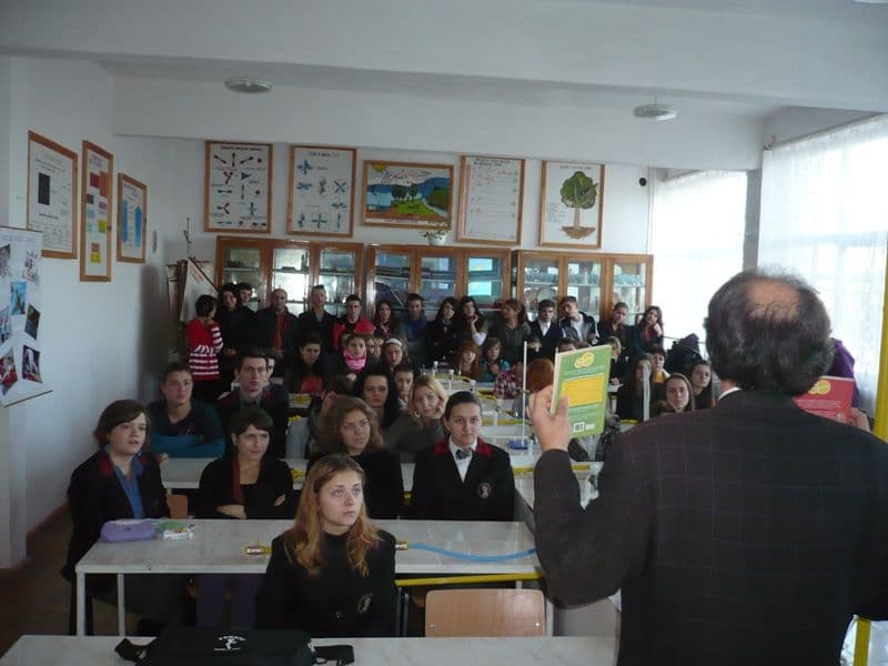 La „Regina Maria” Dorohoi „mersul pe jos face piciorul frumos”!