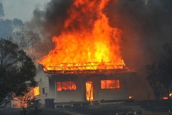 25 de tone de furaje şi două anexe distruse într-un incendiu la Stăuceni