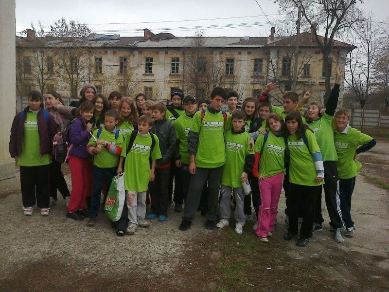 Şcoala gimnazială „Al. I. Cuza” Dorohoi - Ne mişcăm în direcţia bună! - FOTO