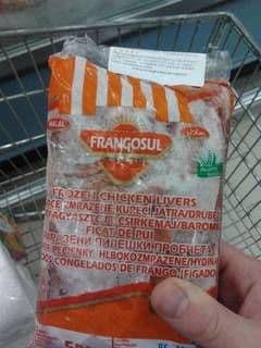Bombă alimentară! Află ce mănâncă puii care „ne dau” cei mai populari ficăței din comerț