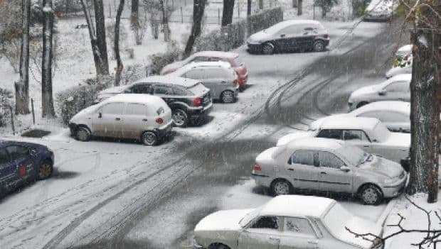 Vin ninsorile. Află când vei avea nevoie de cauciucuri de iarna