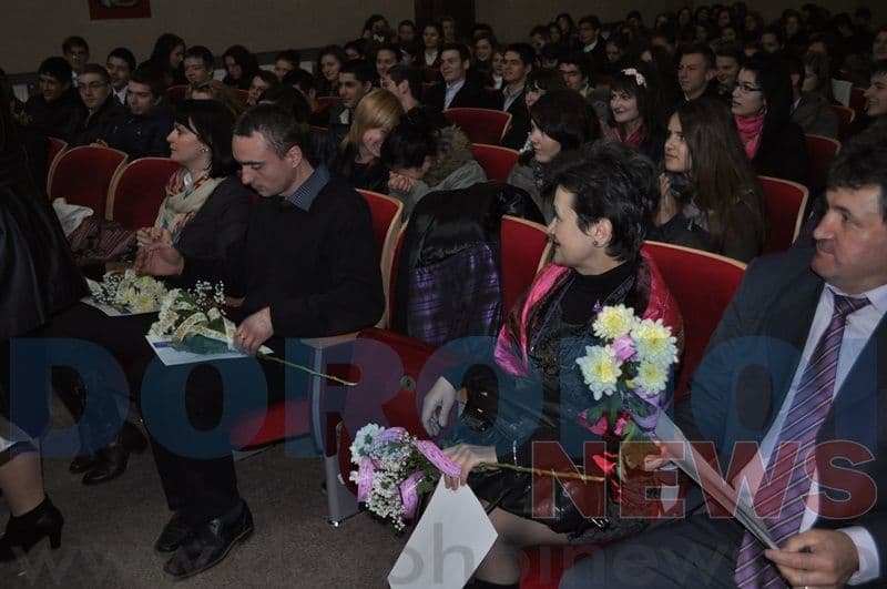 Liceul „Regina Maria” Dorohoi derulează proiectul educaţional „Arc peste timp”