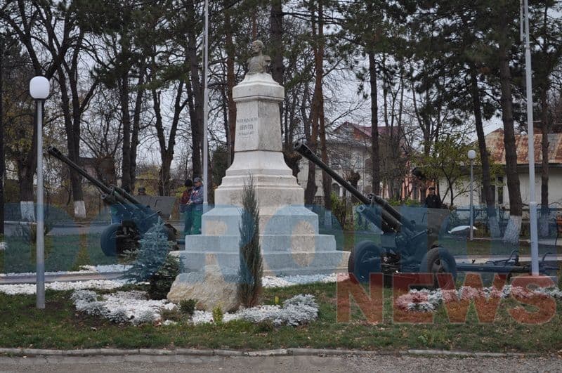 Primăria Dorohoi a amplasat două tunuri antitanc în Parcul „Valter Mărăcineanul” - FOTO