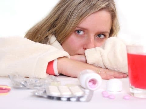 Ce nu trebuie să mănânci şi să bei atunci când iei medicamente
