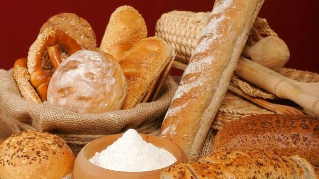 Pâinea albă poate provoca diabet şi cancer de colon