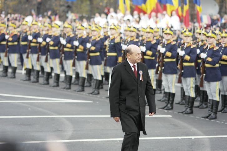 Băsescu, huiduit de Ziua Naţională