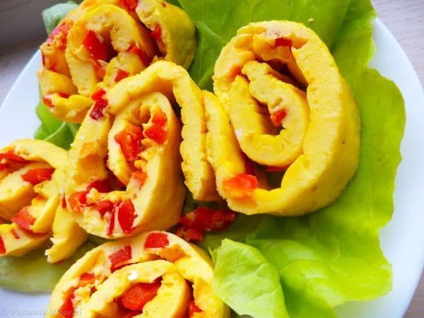 Omletă rulată cu ardei