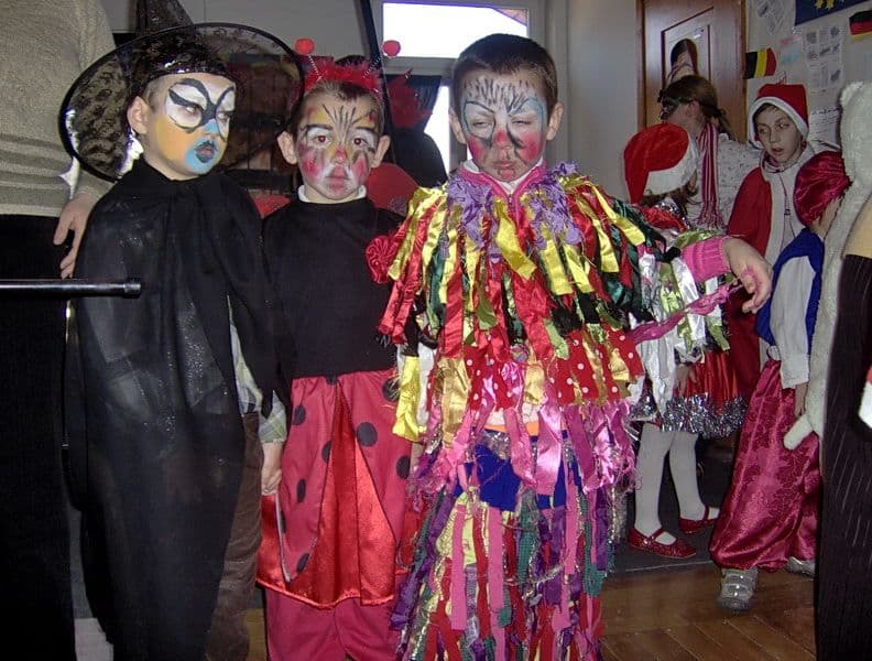 Carnavalul copiilor la Complexele de apartamente „Casa Mea” şi „Floare de colţ” în parteneriat cu  Asociaţia Sarepta Dorohoi