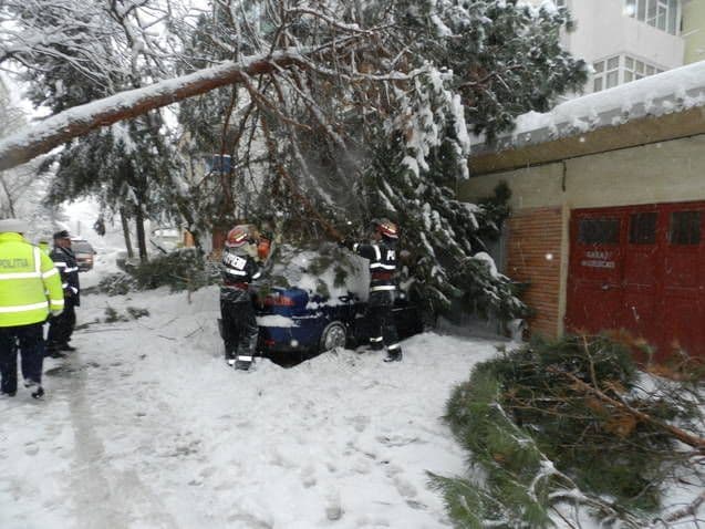 Trei intervenţii ISU, în mai puţin de o oră