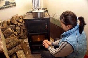 DAS Dorohoi: În atenţia beneficiarilor de ajutoare de încălzire cu lemne, cărbuni şi combustibili petrolieri