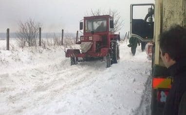 Acţiunile pompierilor botoșăneni, de salvare a unor persoane înzăpezite la Vlădeni