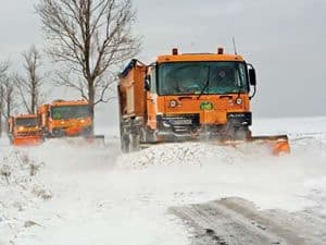 Judeţele vecine au sărit în ajutorul botoşănenilor pentru deszăpezirea drumurilor