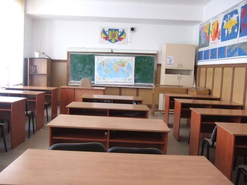 Toate unităţile de învăţământ din judeţul Botoşani închise luni, 17 decembrie