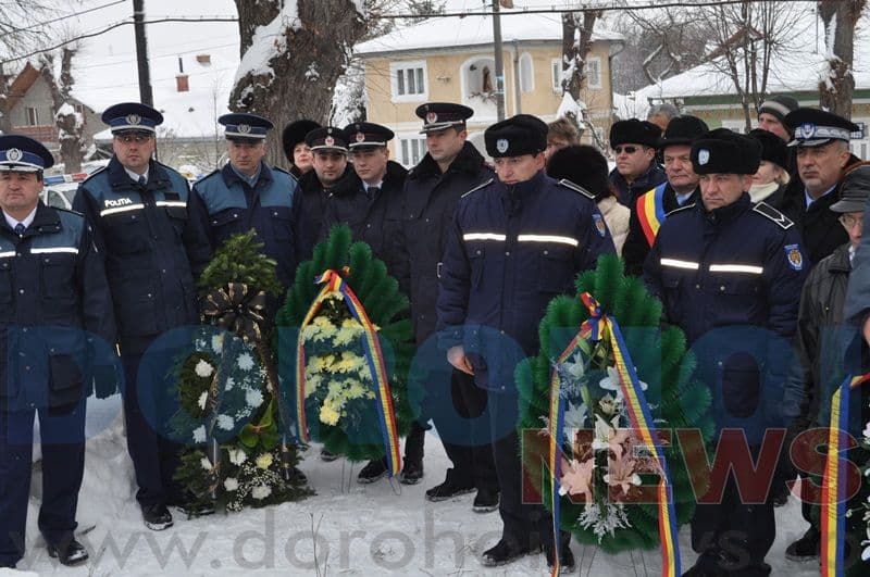 Dorohoi: Depunere de coroane şi slujbă de pomenire a eroilor Revoluţiei - VIDEO/FOTO