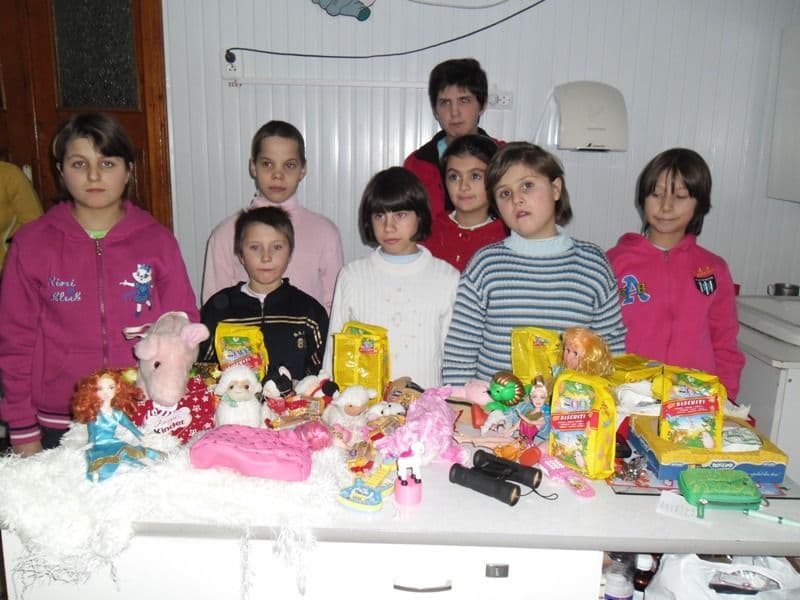 Liceul Tehnologic Special „Ion Pillat” Dorohoi: „Un dar un zâmbet de copil” - FOTO