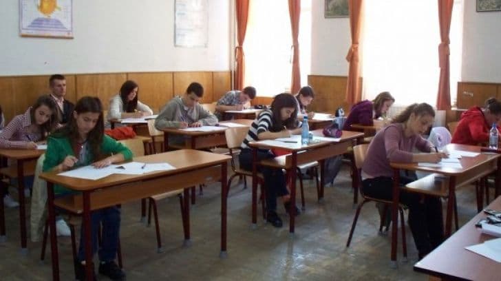 Au fost publicate modele de subiecte pentru simulările examenelor naţionale