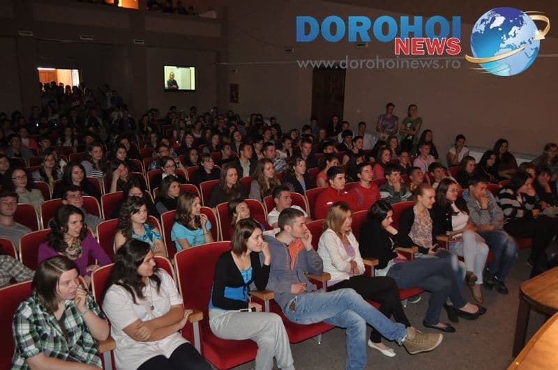 Spectacol de teatru la Sala Teatrului Dorohoi_11